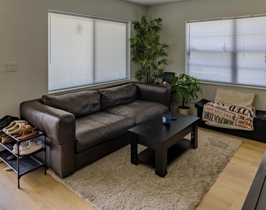 2921 Nw 11th Street - Photo Thumbnail 3