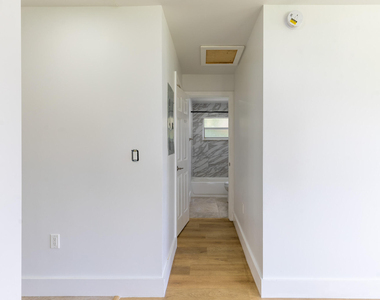 2921 Nw 11th Street - Photo Thumbnail 1