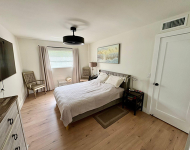22805 Sw 66th Avenue - Photo Thumbnail 2
