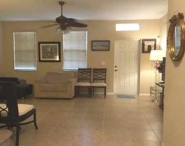 2450 Se Union Park Drive - Photo Thumbnail 1