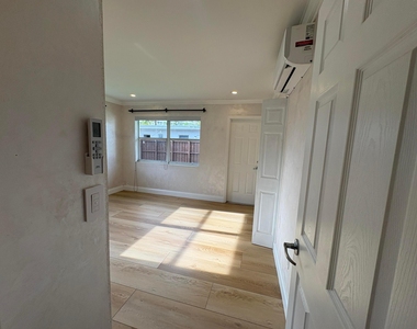 1032 Ne 16th Terrace - Photo Thumbnail 27