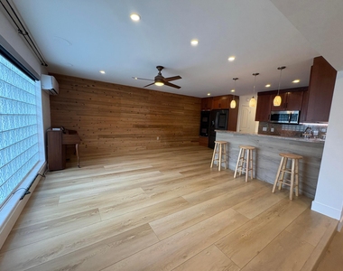 1032 Ne 16th Terrace - Photo Thumbnail 10