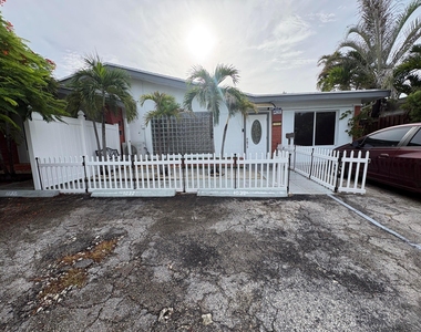 1032 Ne 16th Terrace - Photo Thumbnail 6
