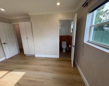 1032 Ne 16th Terrace - Photo Thumbnail 30
