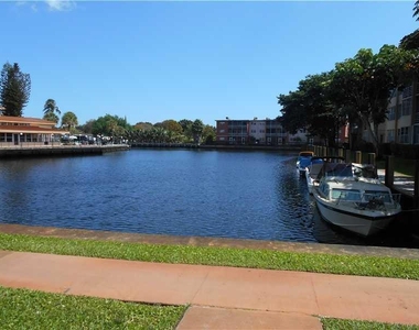 2731 Taft Street - Photo Thumbnail 15