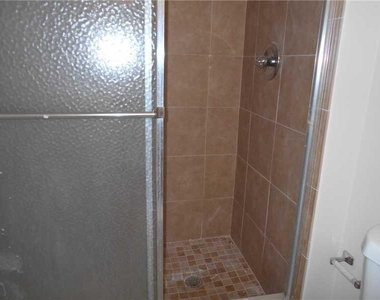 2731 Taft Street - Photo Thumbnail 6