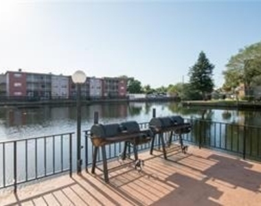 2731 Taft Street - Photo Thumbnail 16