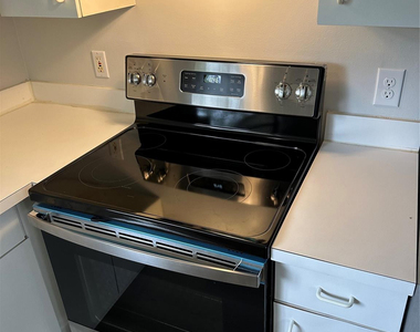 2825 Stoneway Lane - Photo Thumbnail 6