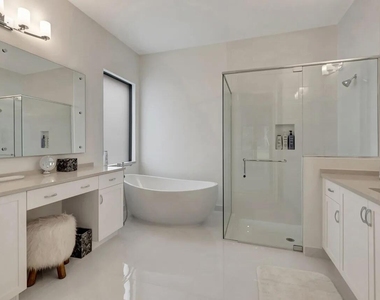 8612 Swinley Forest Way - Photo Thumbnail 10