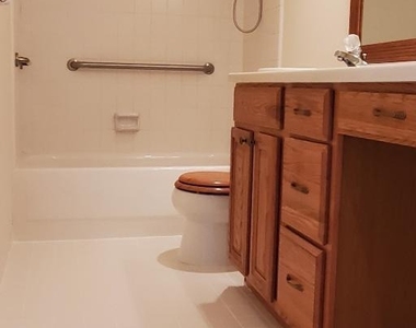 3040 Ne 16th Avenue - Photo Thumbnail 11