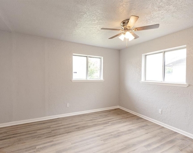 2605 Queensbury Road - Photo Thumbnail 14