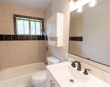2605 Queensbury Road - Photo Thumbnail 13