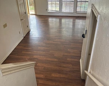 12904 Carrie Court - Photo Thumbnail 6