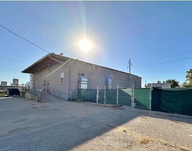 1210 Nw 4th Street - Photo Thumbnail 2