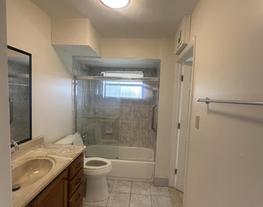 2900 Nw 47th Terrace - Photo Thumbnail 11