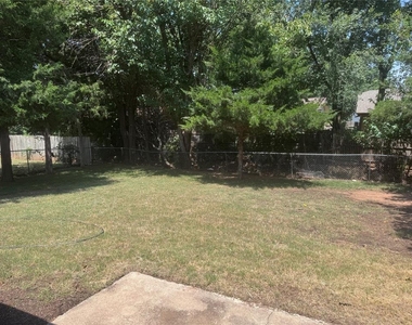 425 Meadow Lake Drive - Photo Thumbnail 10