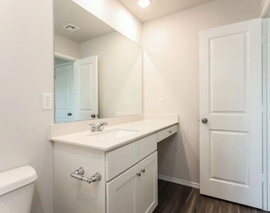 2001 Dogwood Drive - Photo Thumbnail 11