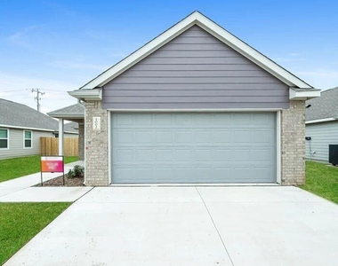 2002 Redwood Lane - Photo Thumbnail 1