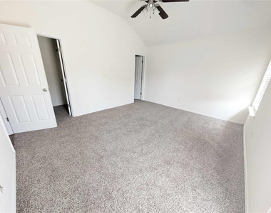2244 Nw 199th Street - Photo Thumbnail 7