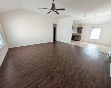 2244 Nw 199th Street - Photo Thumbnail 2