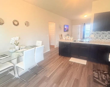 839 W Judy Drive - Photo Thumbnail 16
