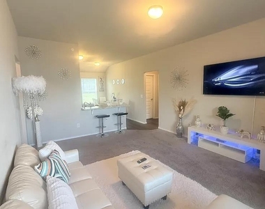 839 W Judy Drive - Photo Thumbnail 10