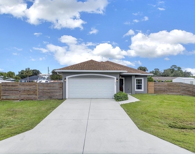 2001 Sw Aguero Street - Photo Thumbnail 1