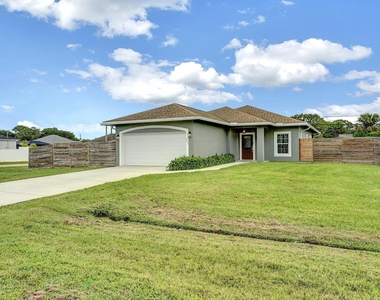 2001 Sw Aguero Street - Photo Thumbnail 2