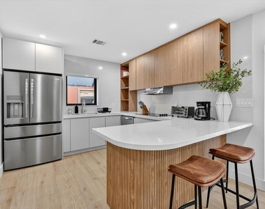 2601 Sw 26th Lane - Photo Thumbnail 9