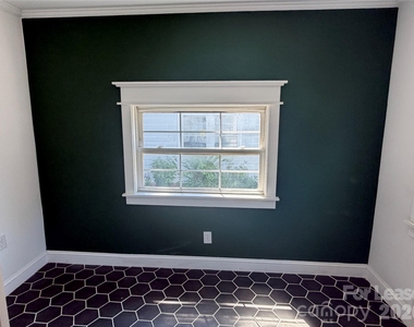512 W 8th Avenue - Photo Thumbnail 4