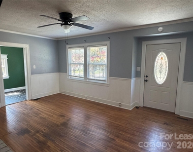 512 W 8th Avenue - Photo Thumbnail 2