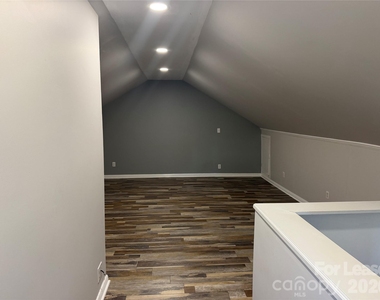 512 W 8th Avenue - Photo Thumbnail 12
