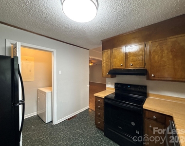 7905 Haverstraw Court - Photo Thumbnail 4