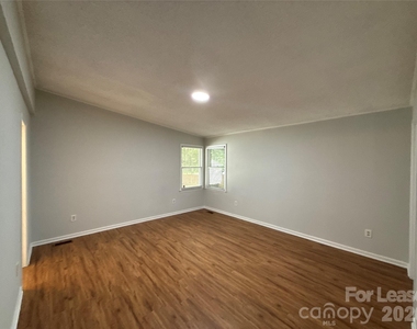 7905 Haverstraw Court - Photo Thumbnail 6