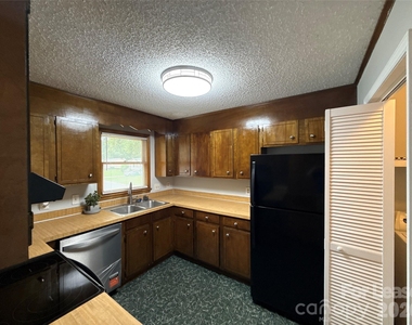 7905 Haverstraw Court - Photo Thumbnail 3