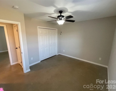 3829 Marietta Place - Photo Thumbnail 7
