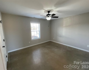 3829 Marietta Place - Photo Thumbnail 5