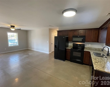 3829 Marietta Place - Photo Thumbnail 3