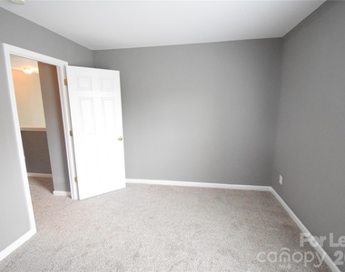 2849 Summergrove Court - Photo Thumbnail 18