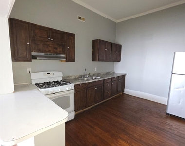 1909 E Ozark Avenue - Photo Thumbnail 3