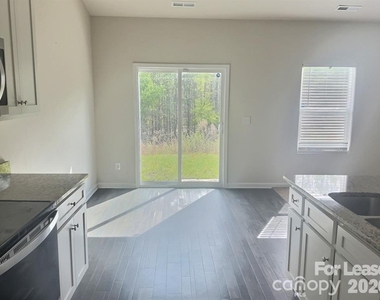 2112 Lanza Drive - Photo Thumbnail 2