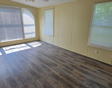 118 Kennedy Avenue - Photo Thumbnail 6