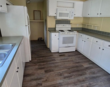 118 Kennedy Avenue - Photo Thumbnail 4