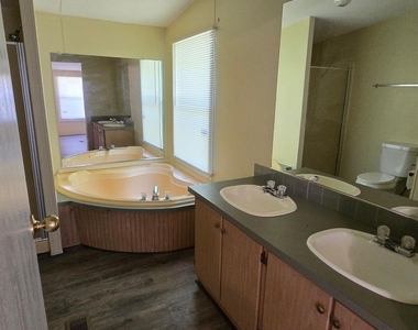 118 Kennedy Avenue - Photo Thumbnail 13