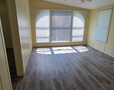 118 Kennedy Avenue - Photo Thumbnail 7