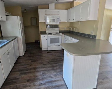 118 Kennedy Avenue - Photo Thumbnail 5
