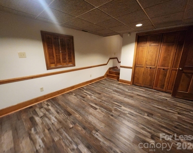 9000 Oakridge Drive - Photo Thumbnail 25