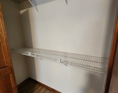 9000 Oakridge Drive - Photo Thumbnail 14