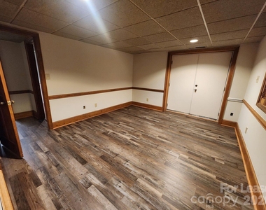 9000 Oakridge Drive - Photo Thumbnail 26