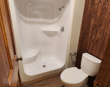 9000 Oakridge Drive - Photo Thumbnail 21